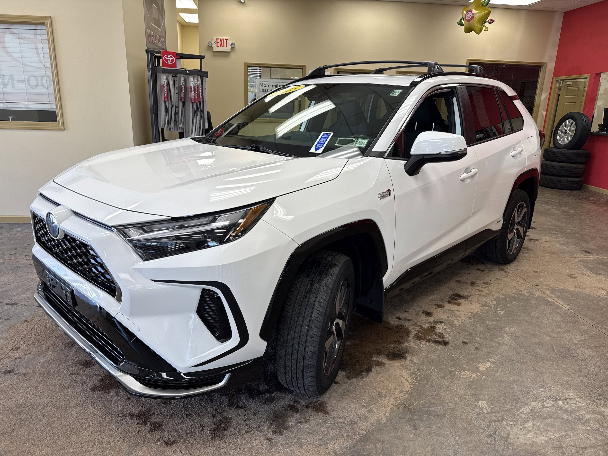 Used 2023 Toyota RAV4 SE w/ Weather & Moonroof Package AWD/4WD image 3