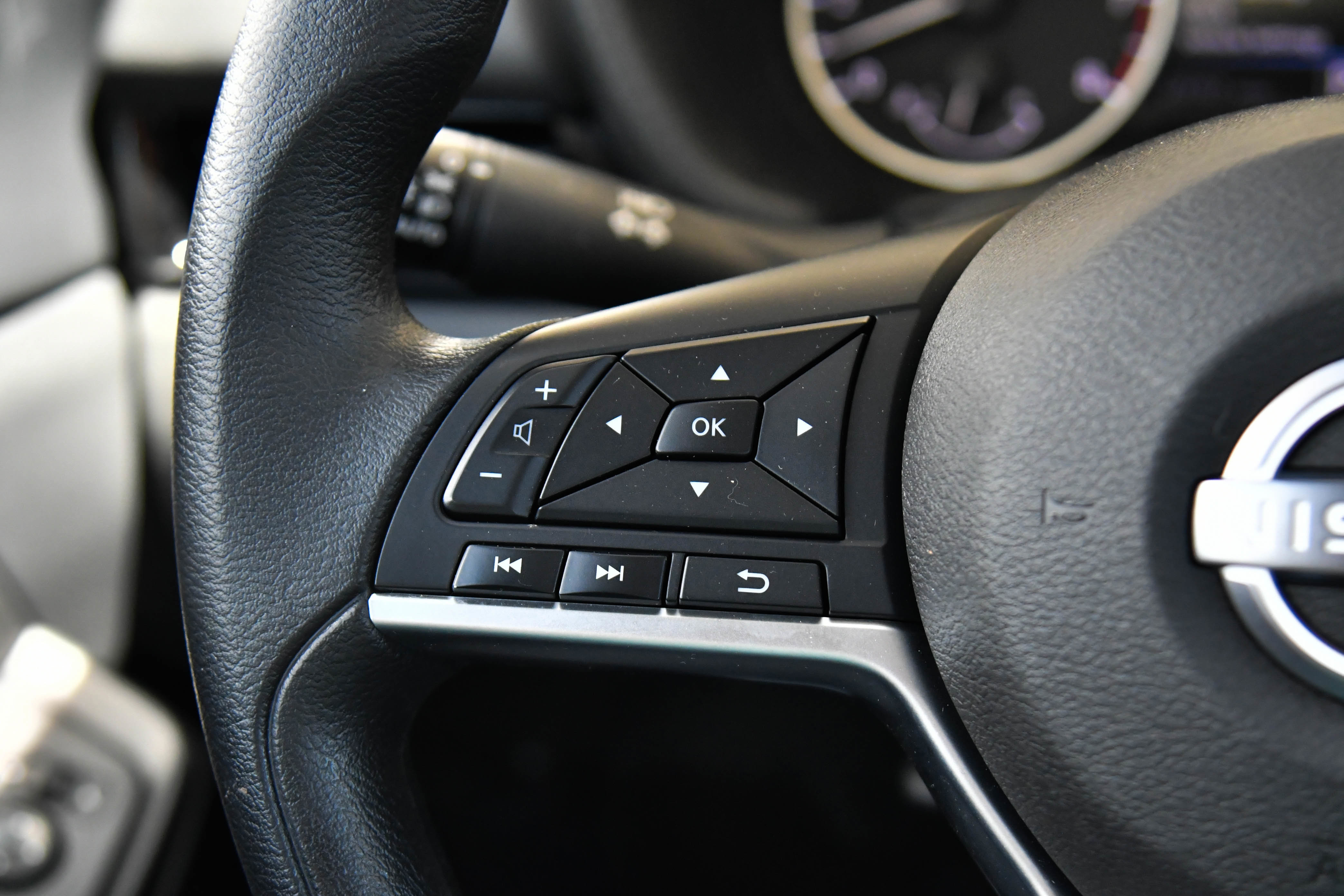 Used 2025 Nissan Sentra SV image 26