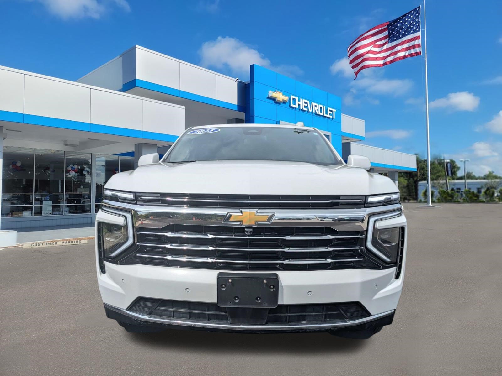 Used 2025 Chevrolet Suburban LT AWD/4WD image 8