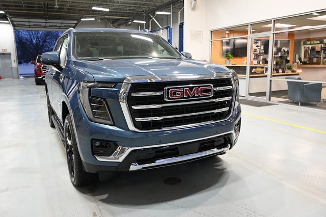 New 2026 GMC Yukon Elevation w/ LPO, Floor Liner Package image 2
