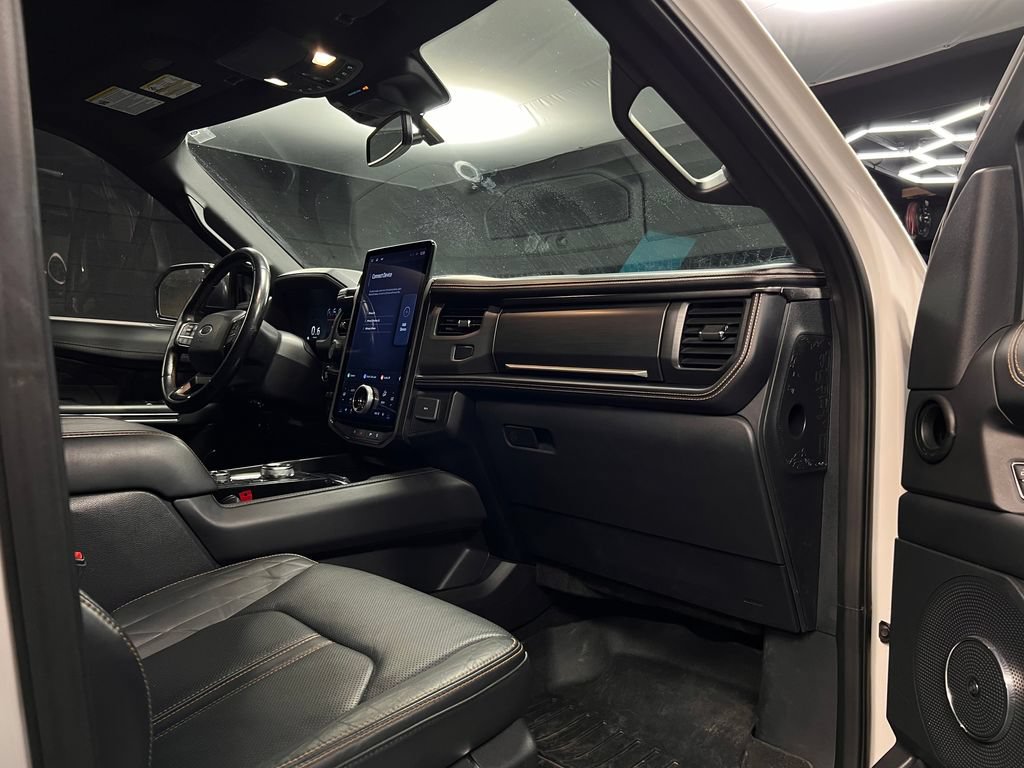 Used 2023 Ford Expedition Max Platinum AWD/4WD image 9