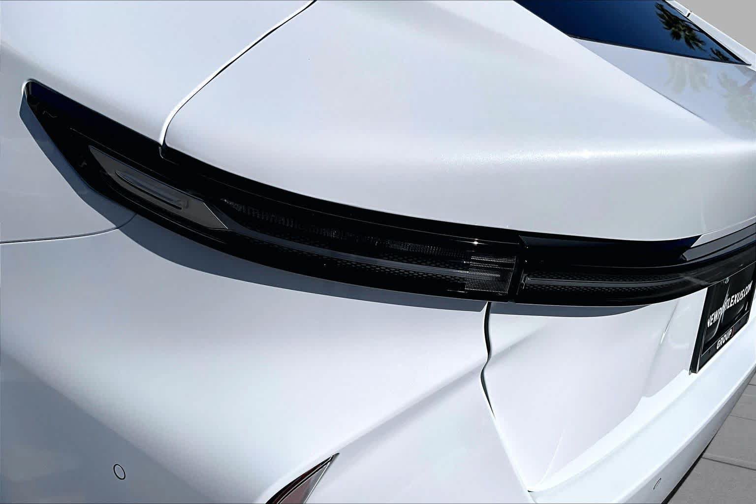 New 2026 Lexus ES 350e FWD image 12