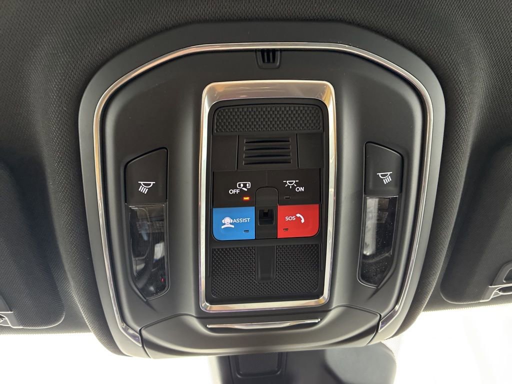 New 2026 Jeep Grand Cherokee Laredo w/ Trailer Tow Package AWD/4WD image 21
