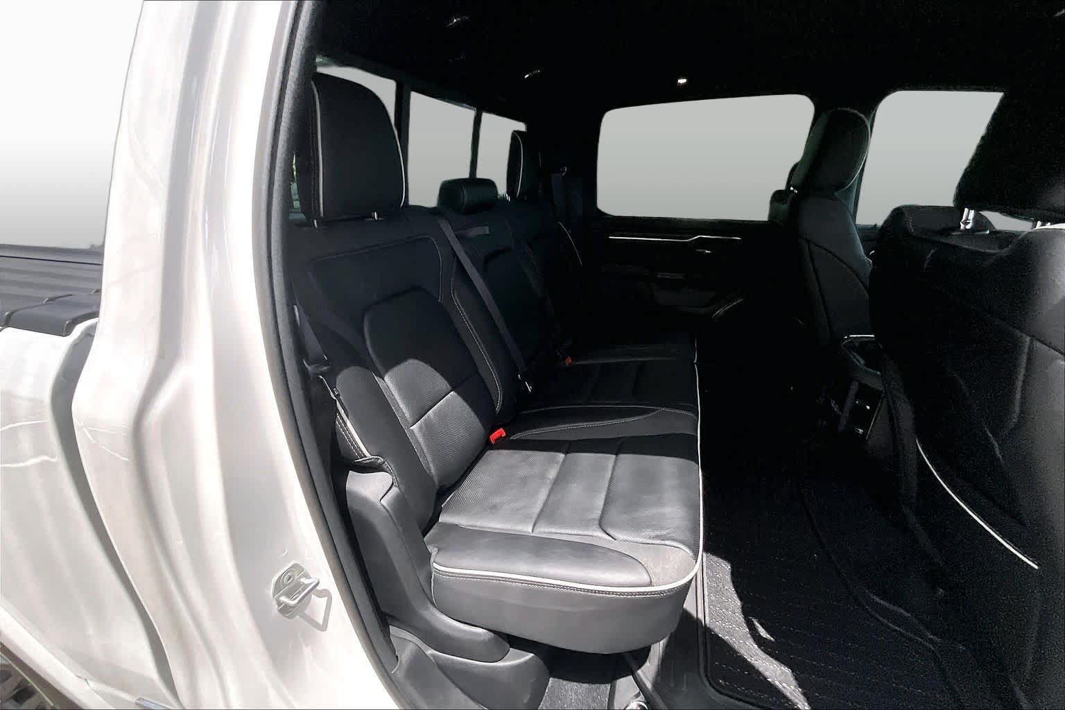 Used 2025 RAM 1500 Limited AWD/4WD image 19