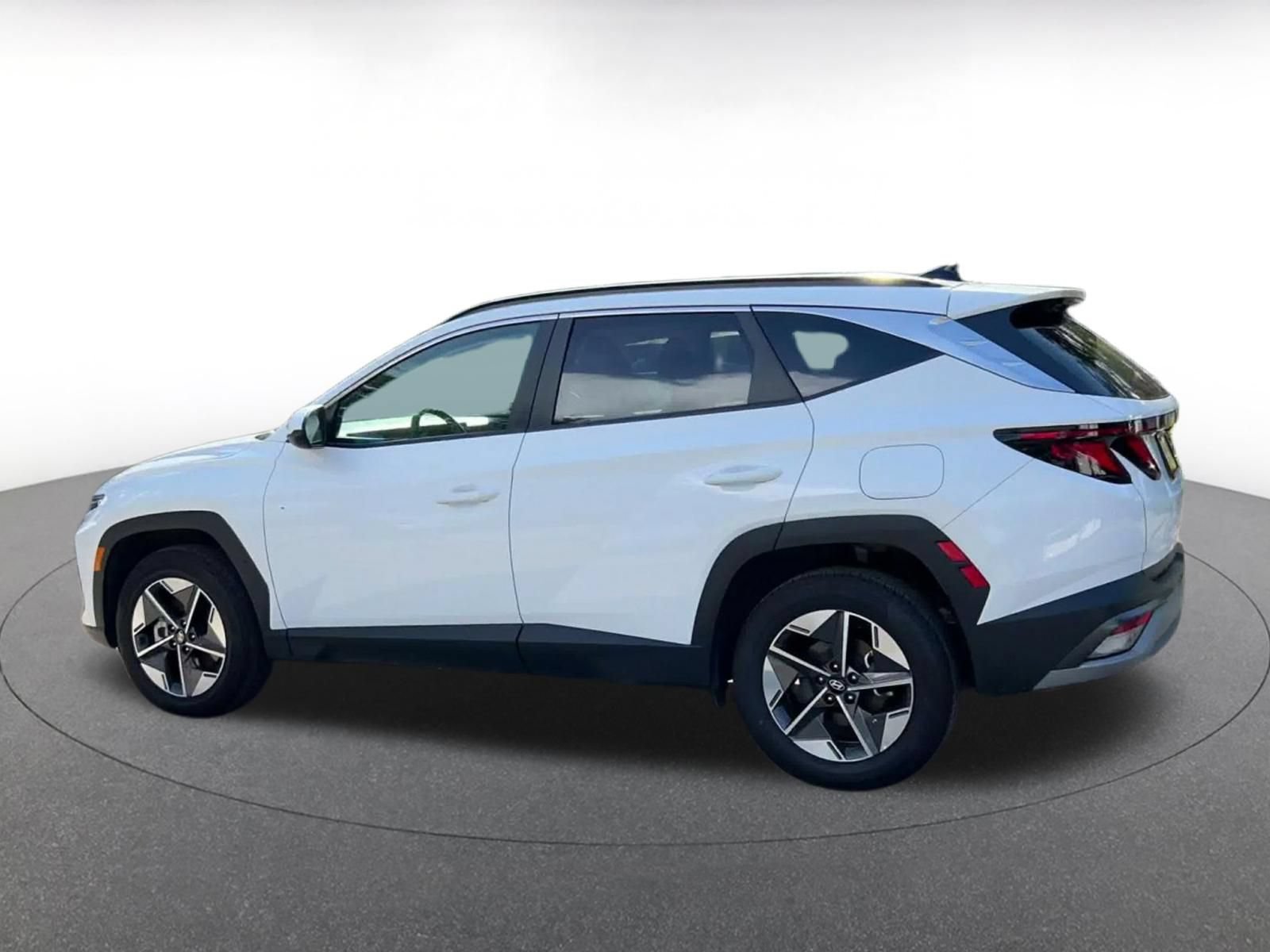 Used 2025 Hyundai Tucson SEL AWD/4WD image 9