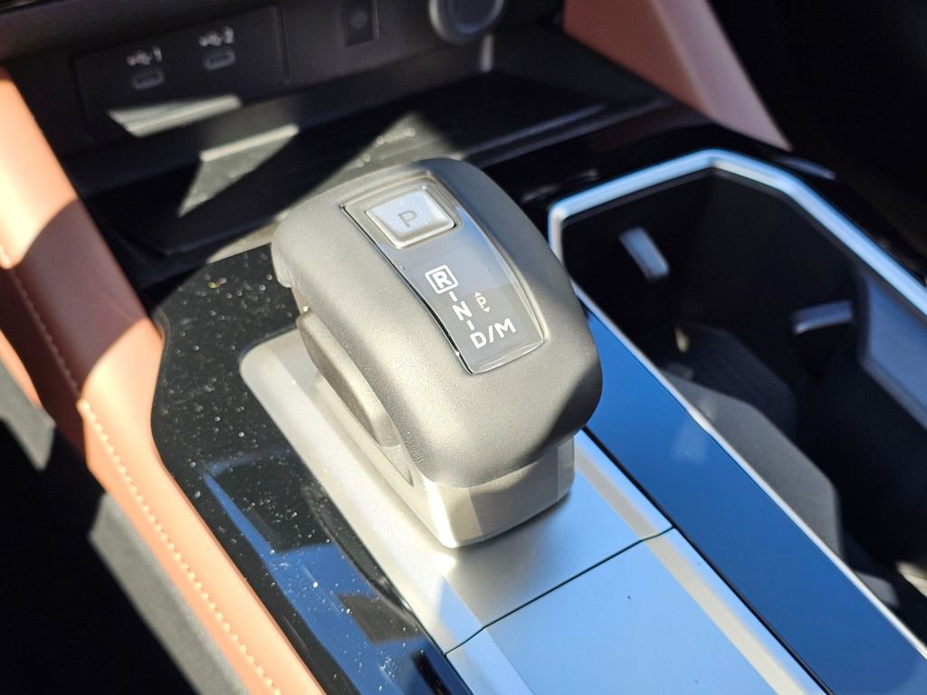 New 2025 Mitsubishi Outlander SEL image 13