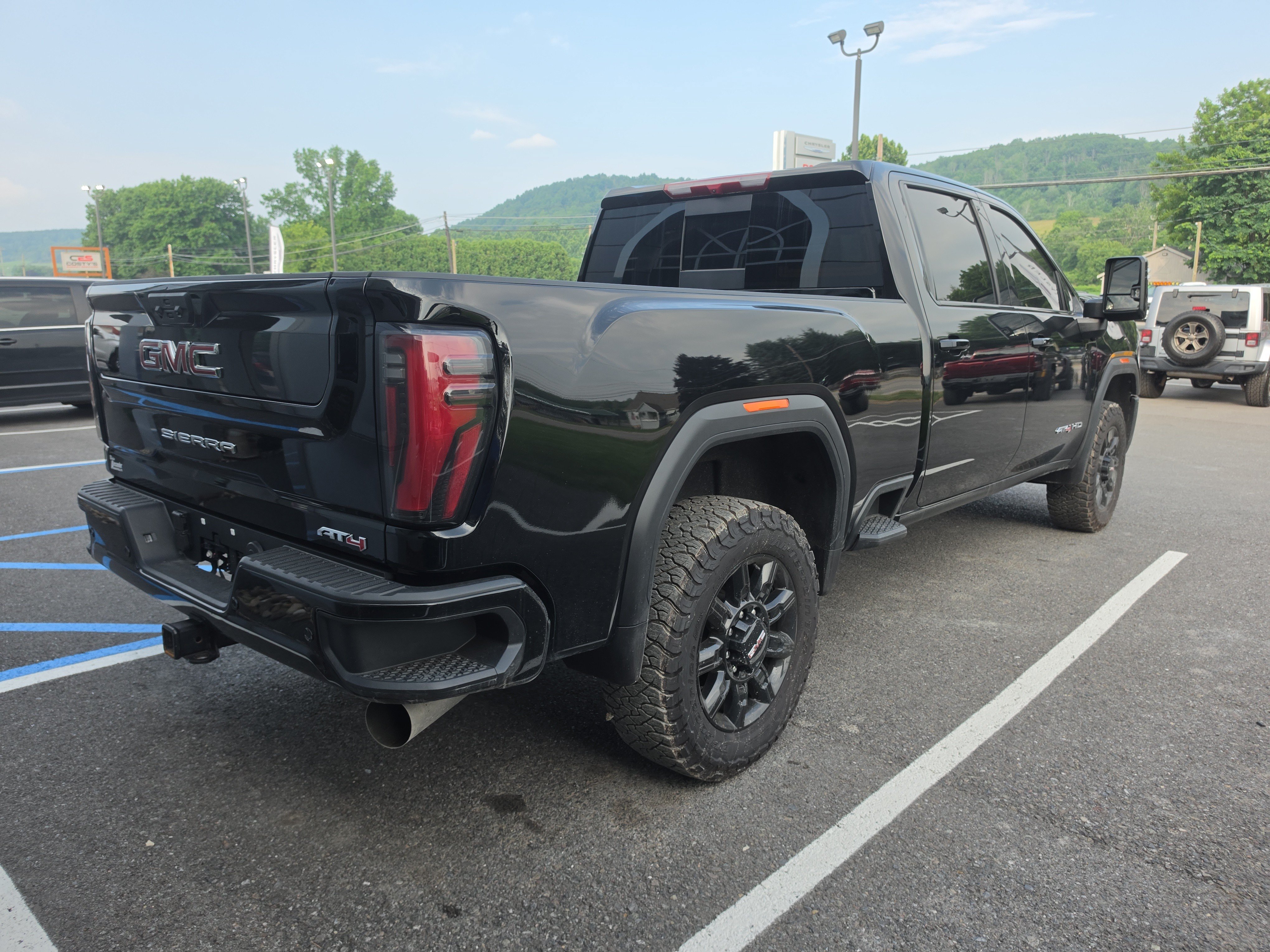Used 2026 GMC Sierra 2500 AT4 AWD/4WD video 3