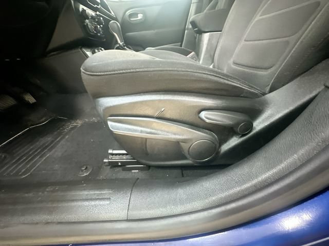 Used 2021 Jeep Renegade Latitude AWD/4WD image 15