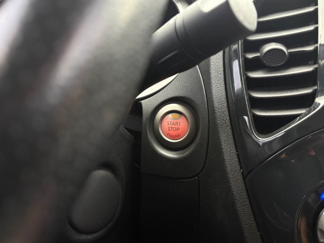 Used 2012 Nissan Juke SL AWD/4WD image 30