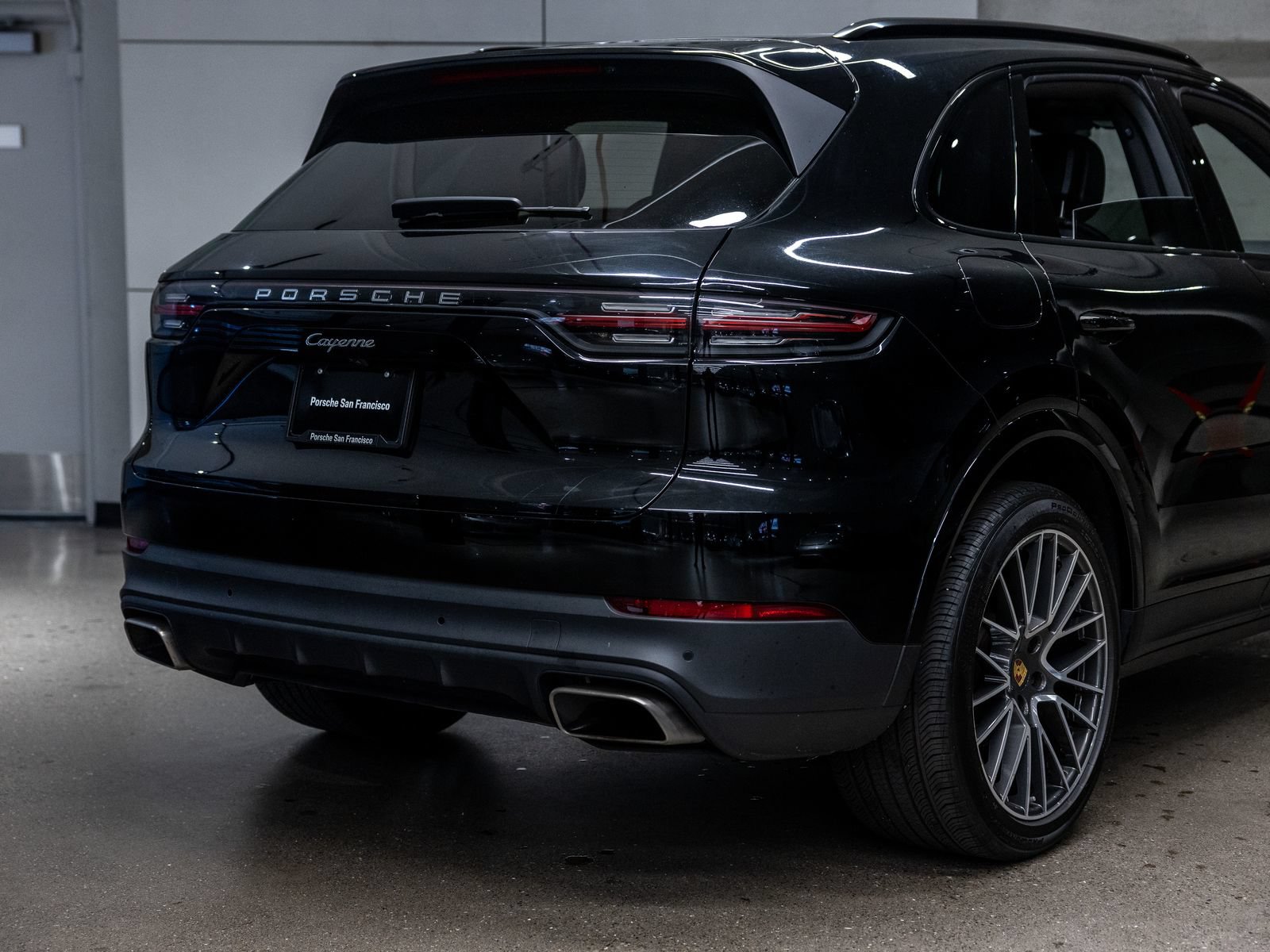 Certified 2023 Porsche Cayenne AWD/4WD image 22