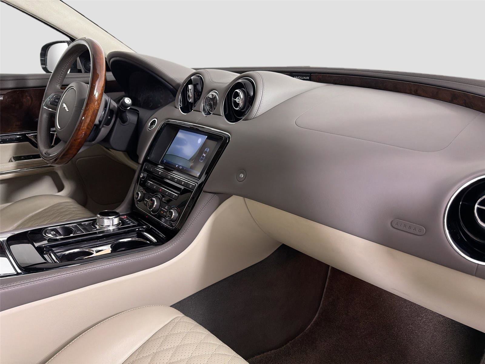 Used 2017 Jaguar XJ L Portfolio RWD image 30