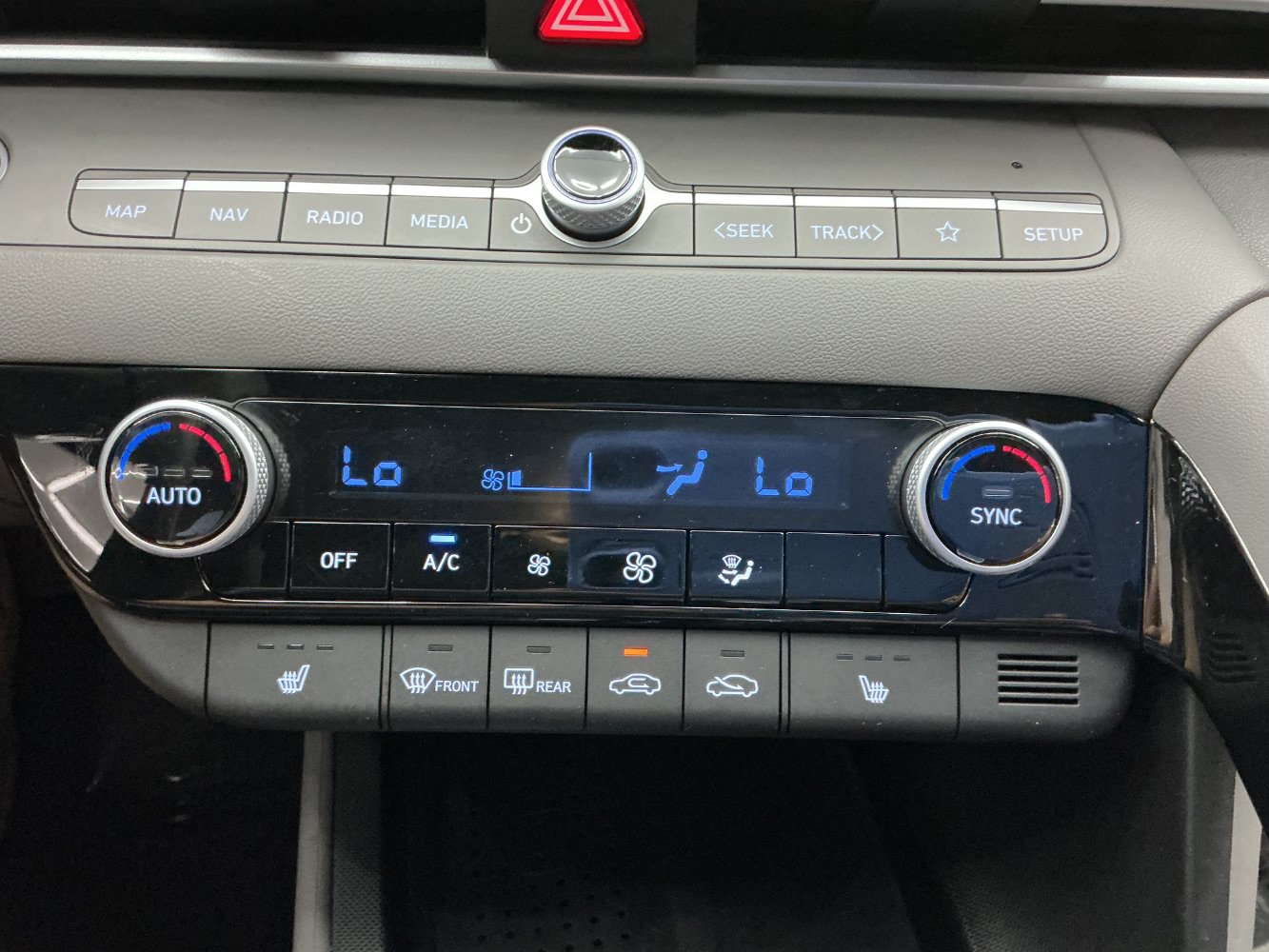 Used 2023 Hyundai Elantra SEL w/ Convenience Package FWD image 35