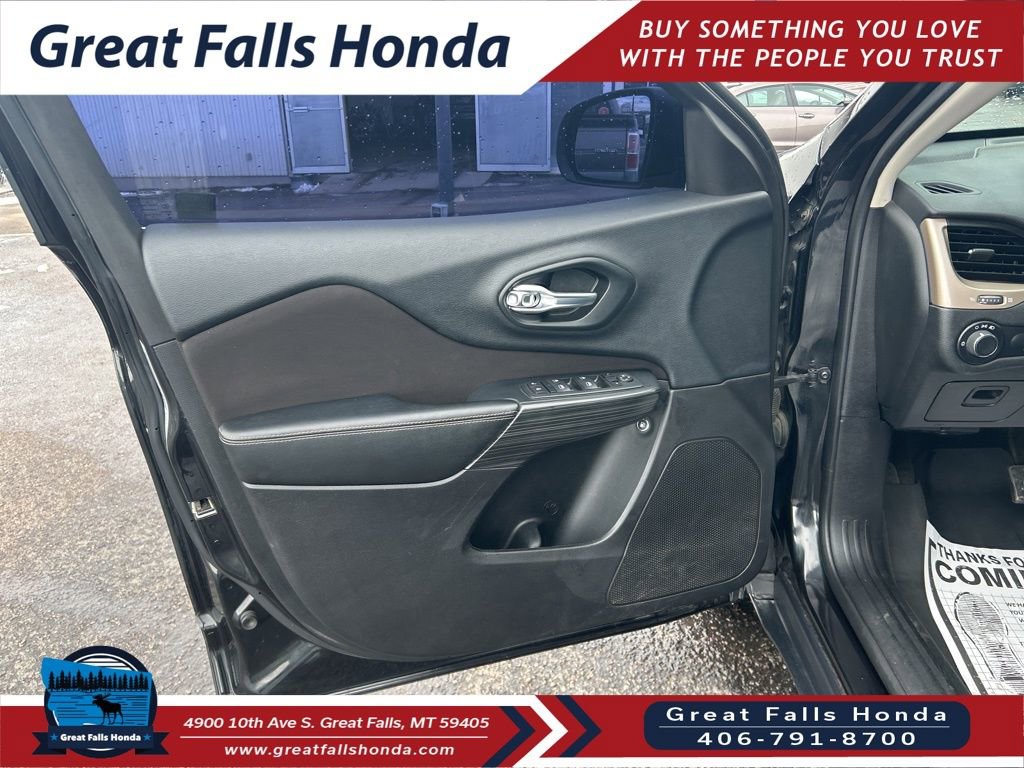 Used 2016 Jeep Cherokee Sport image 12