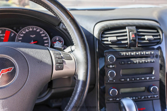 Used 2010 Chevrolet Corvette Coupe w/ 1LT image 33