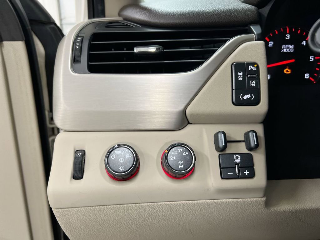 Used 2015 GMC Yukon XL Denali w/ Open Road Package AWD/4WD image 19