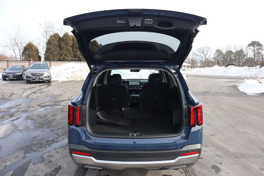 Used 2025 Kia Sorento SX image 36