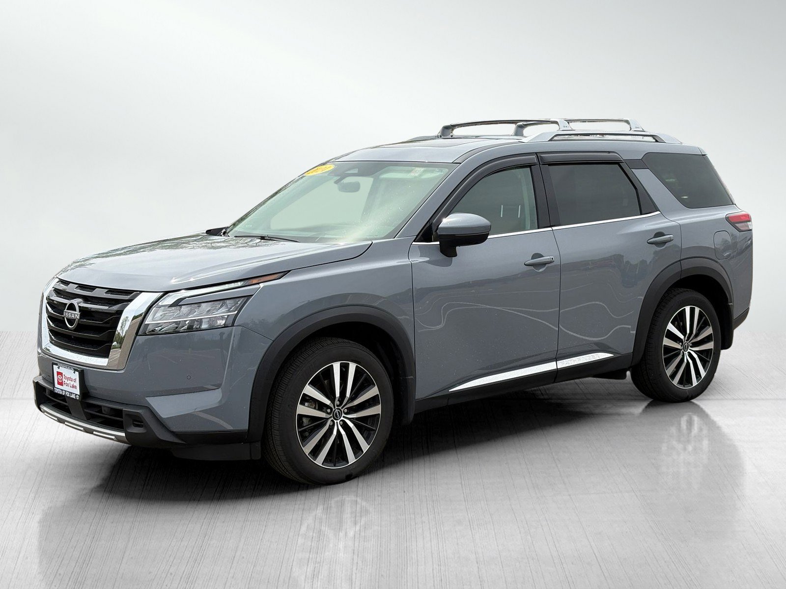 Used 2024 Nissan Pathfinder Platinum w/ Cargo Package AWD/4WD image 3