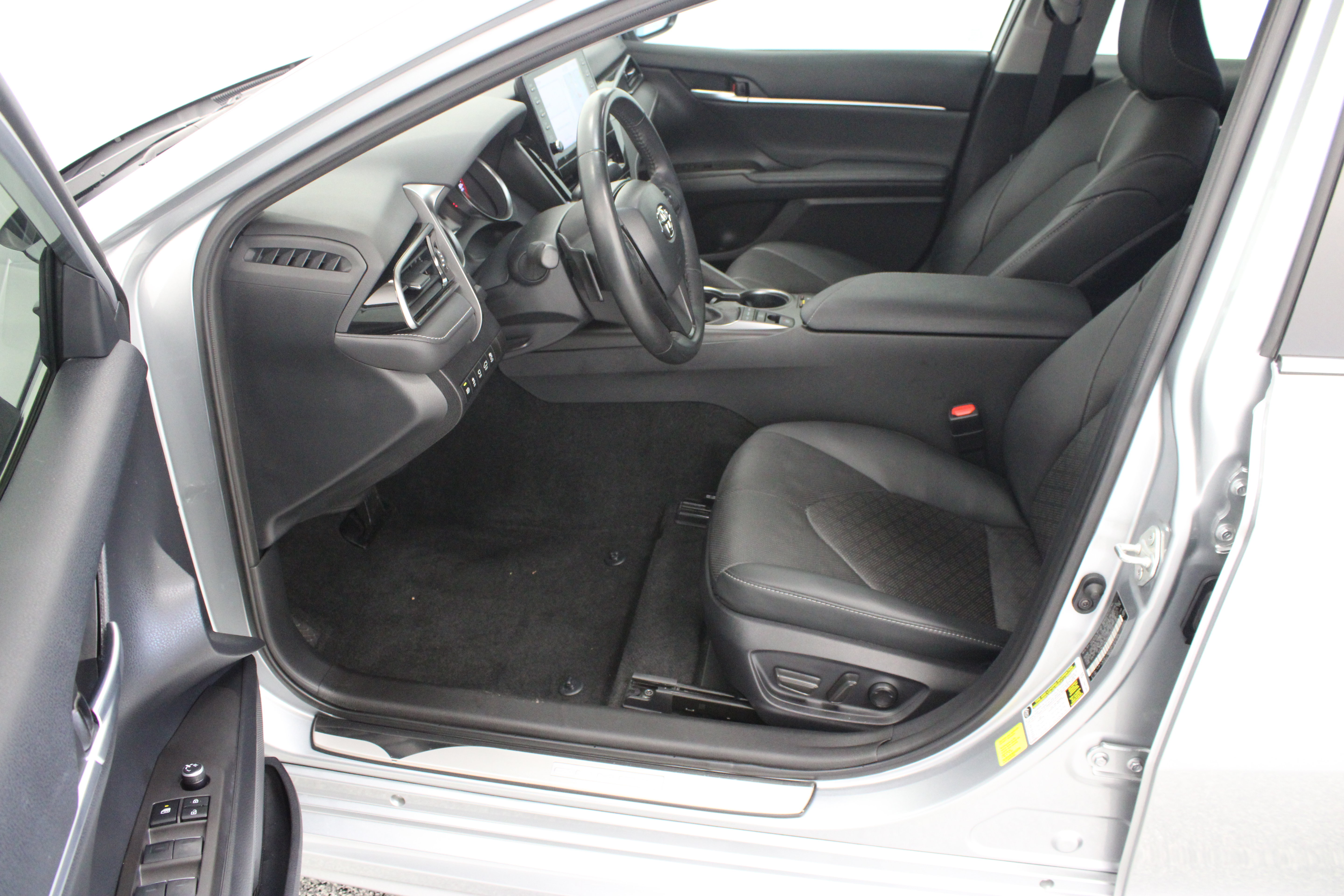 Used 2024 Toyota Camry XSE w/ Navigation Package FWD image 14