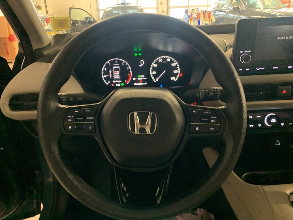 Used 2023 Honda HR-V LX image 17
