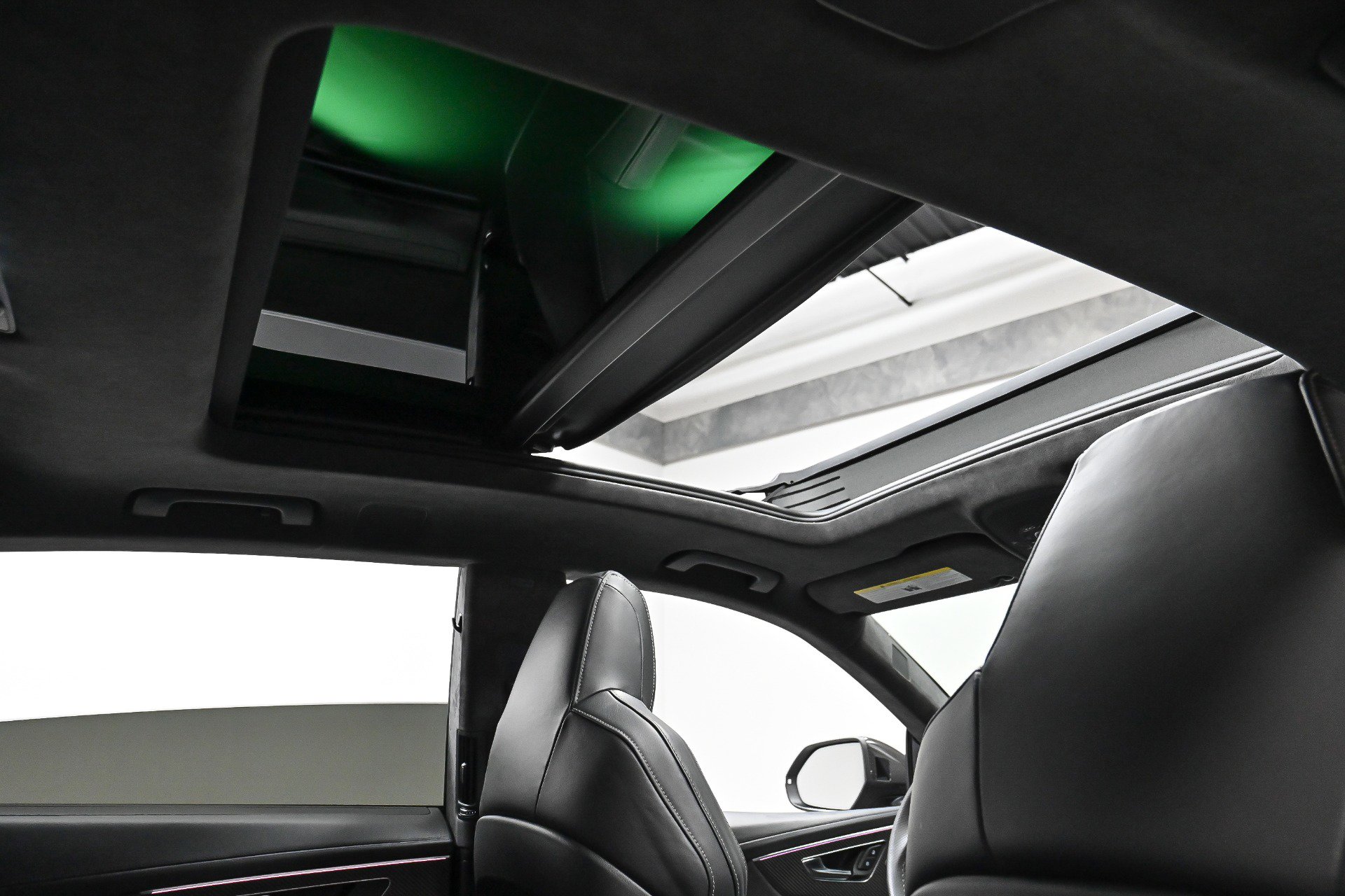 Used 2021 Audi RS Q8 w/ Carbon Optic Package image 29