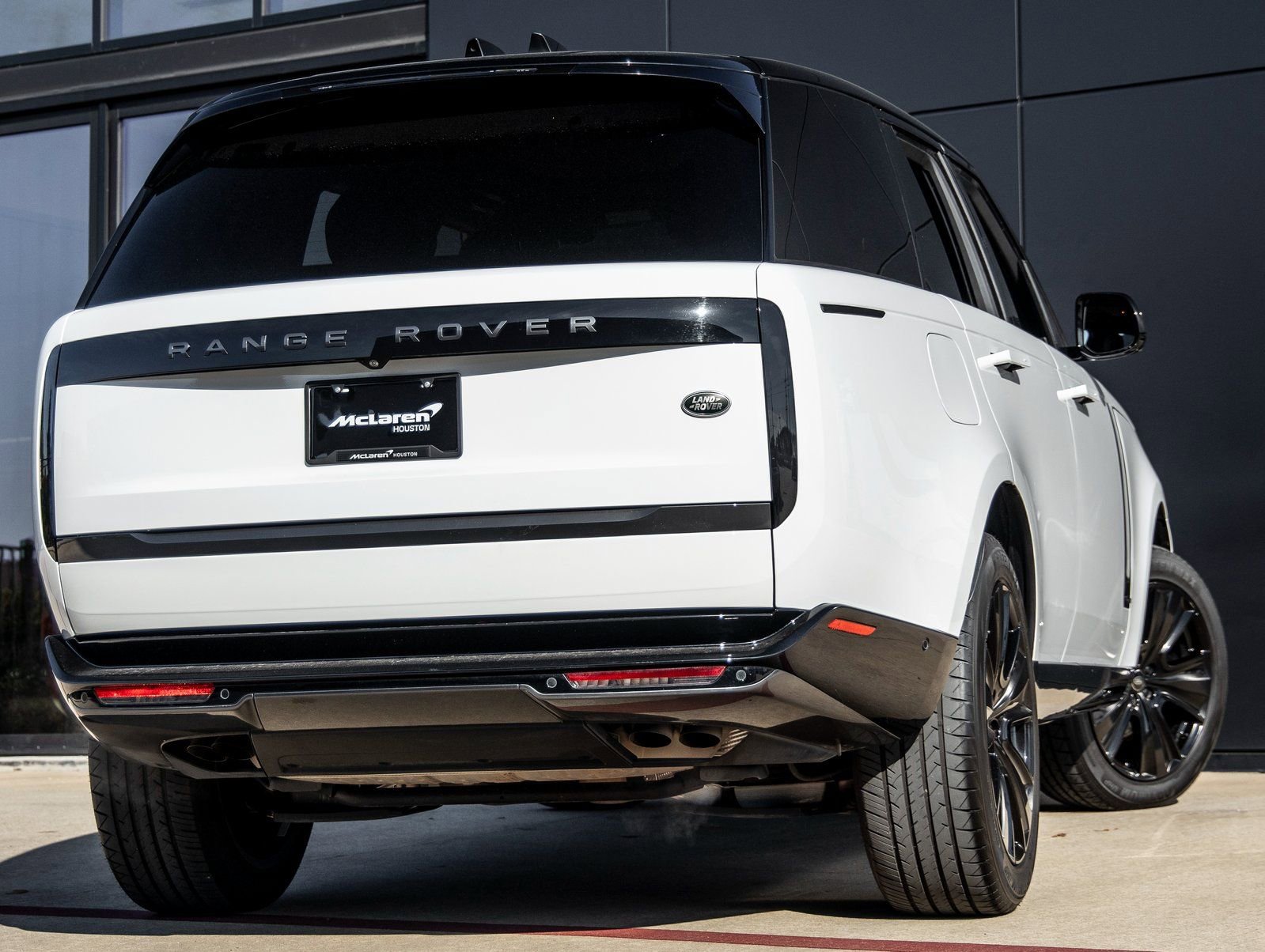 Used 2023 Land Rover Range Rover Autobiography image 8