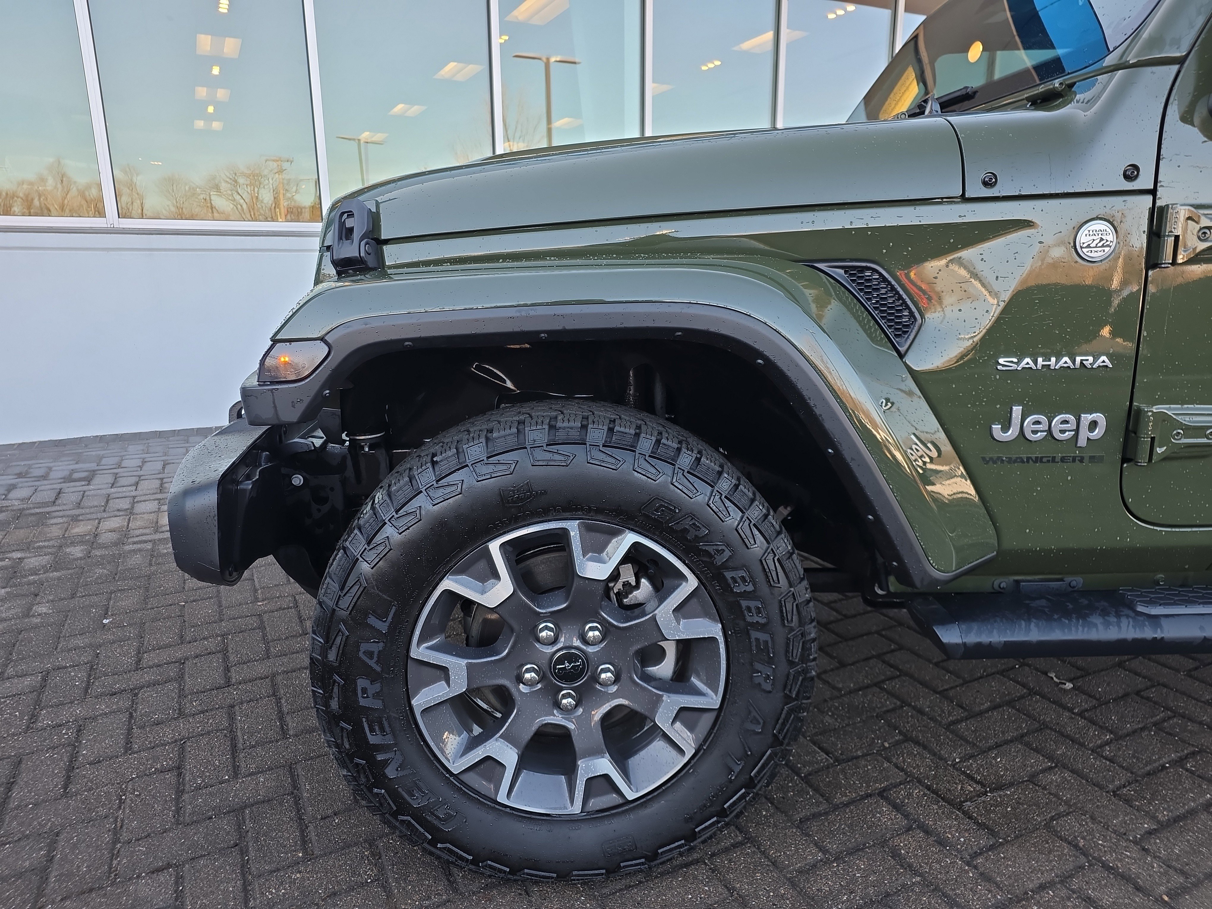 Used 2024 Jeep Wrangler Sahara w/ Technology Group image 10