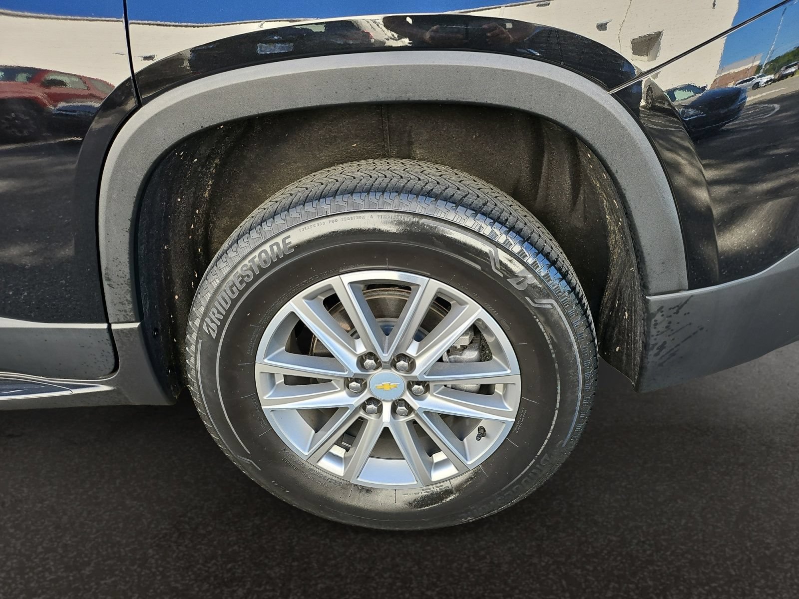 Used 2022 Chevrolet Traverse LT FWD image 47