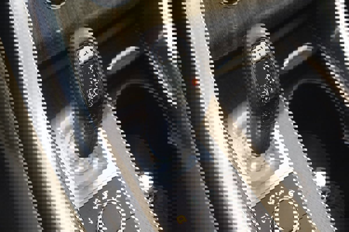 Used 2016 Land Rover Range Rover Sport SE image 7