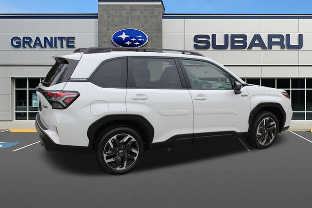 Used 2025 Subaru Forester Premium AWD/4WD image 11