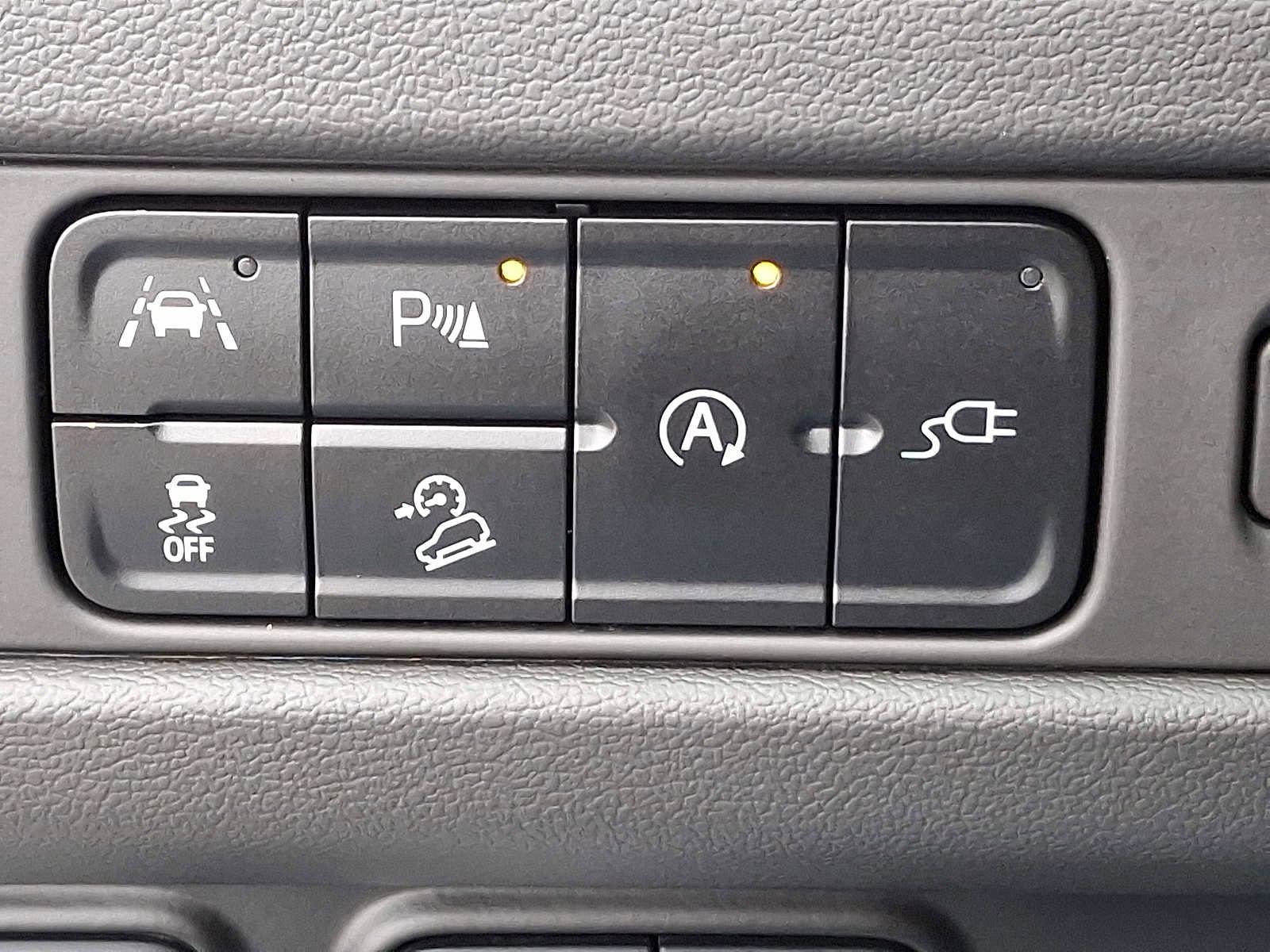 Used 2022 GMC Yukon AT4 image 28