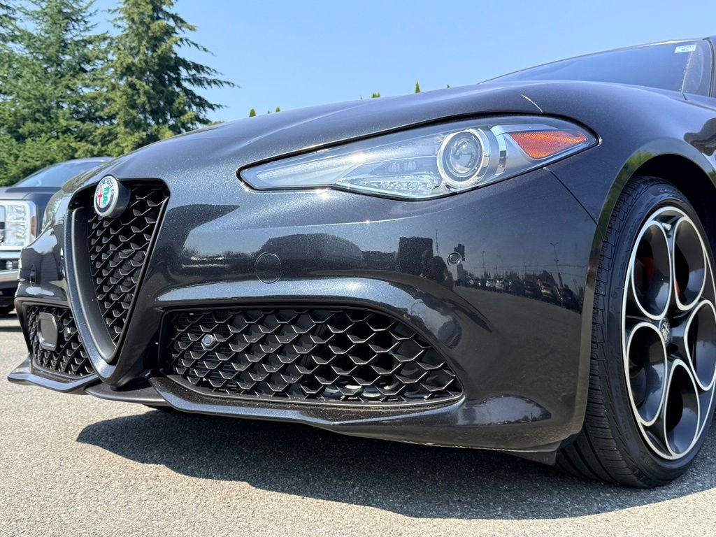Used 2022 Alfa Romeo Giulia Veloce RWD image 30