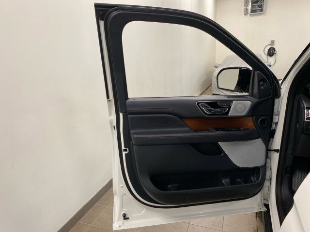 New 2024 Lincoln Navigator Black Label image 16