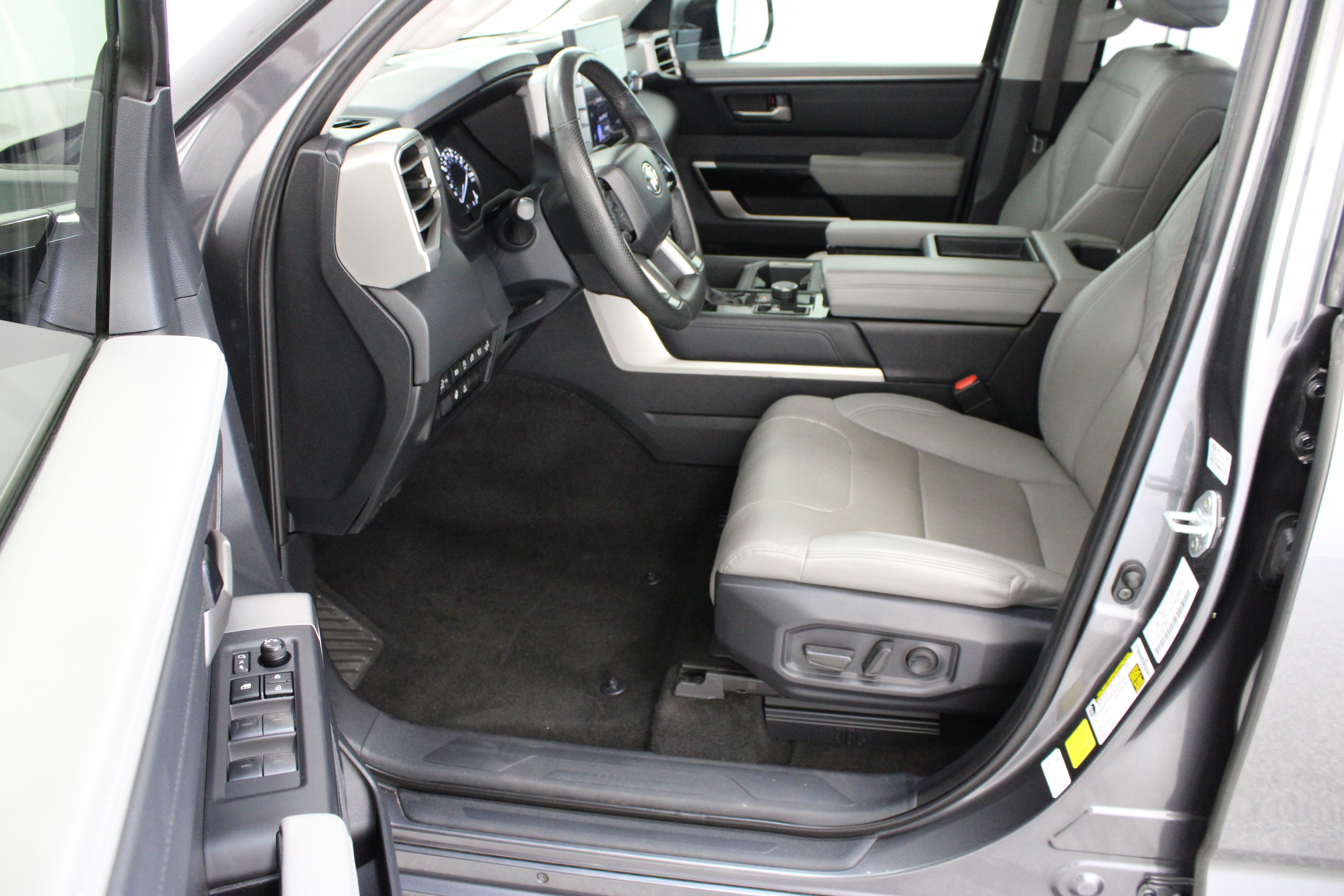Used 2023 Toyota Tundra Limited AWD/4WD image 15