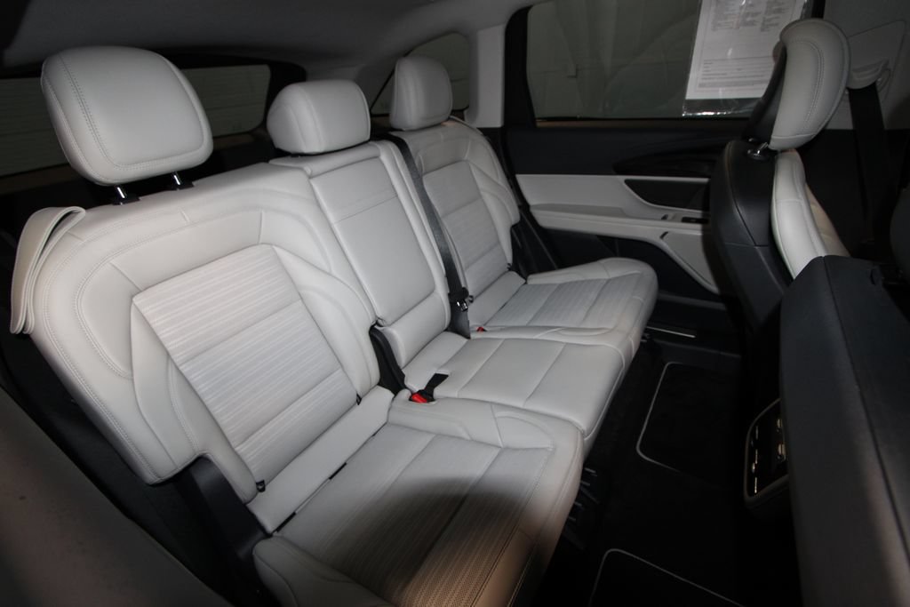 Used 2026 Lincoln Nautilus Reserve AWD/4WD image 30