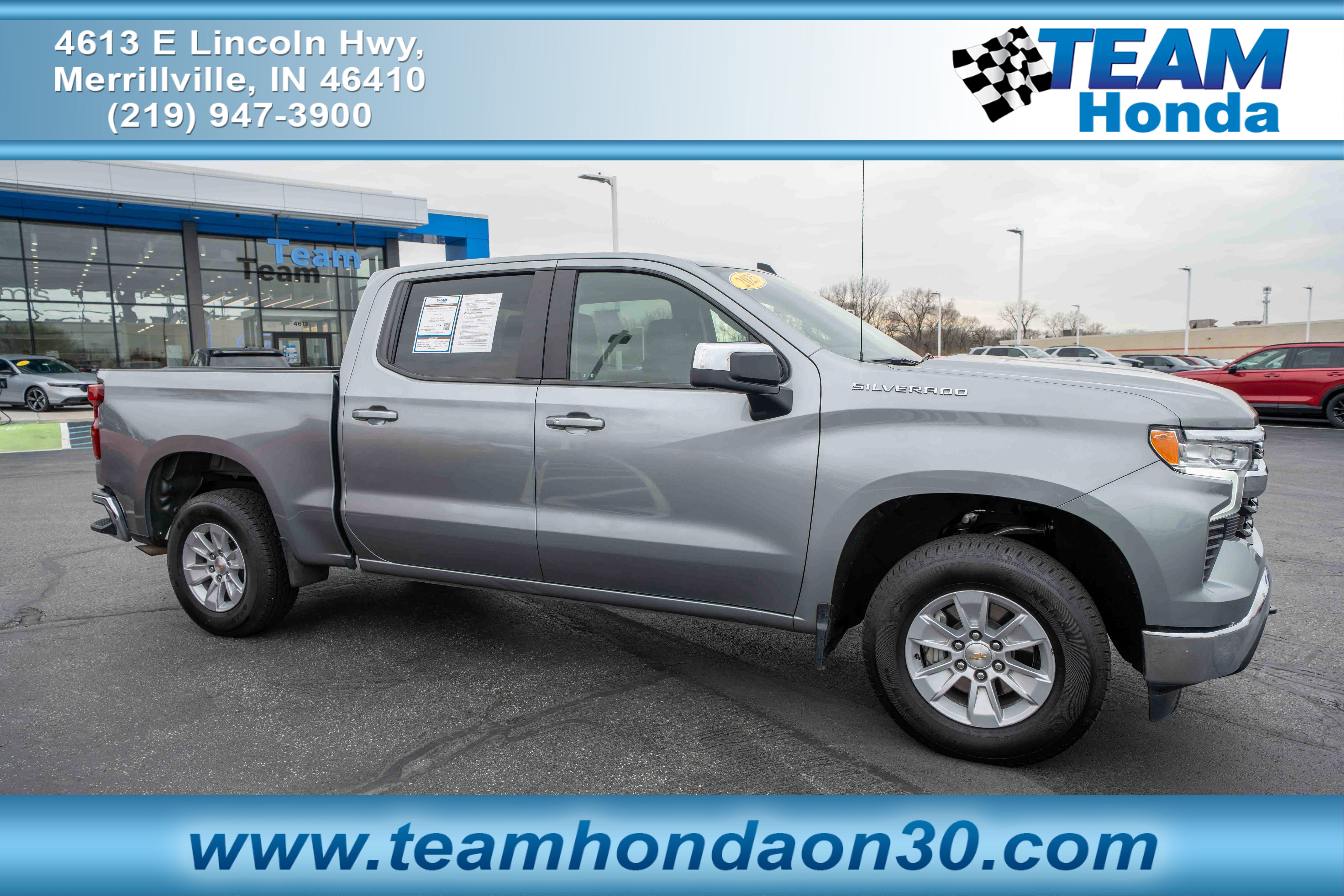 Used 2025 Chevrolet Silverado 1500 LT image 1
