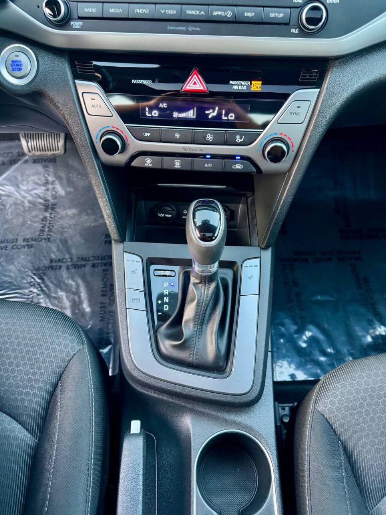 Used 2017 Hyundai Elantra Value Edition image 17
