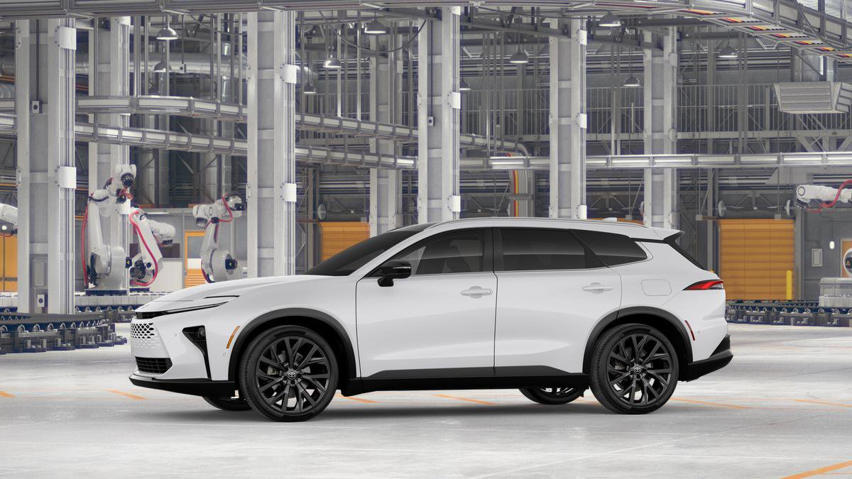 New 2026 Toyota Crown Signia AWD/4WD image 3