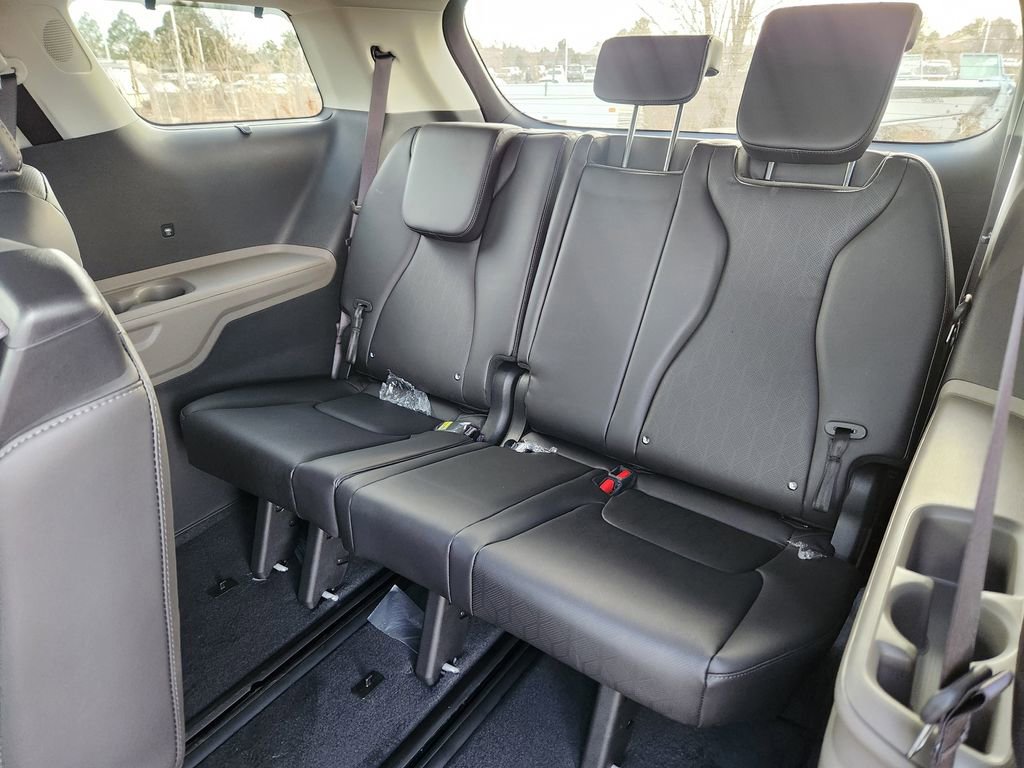 New 2026 Kia Carnival EX image 11