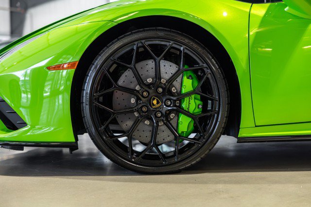 Used 2022 Lamborghini Huracan EVO RWD image 21