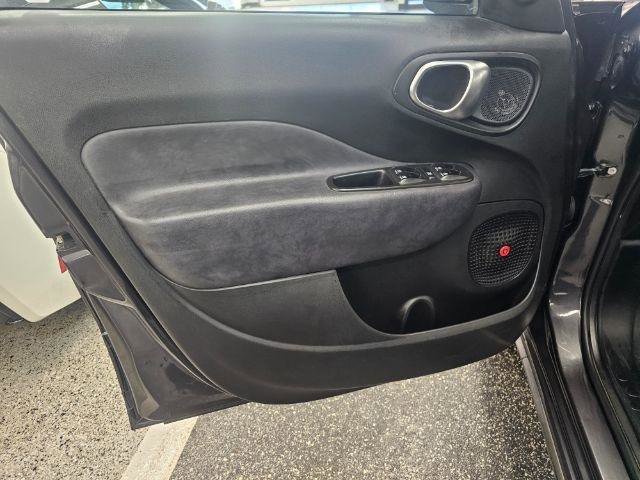 Used 2017 FIAT 500L Trekking FWD image 24