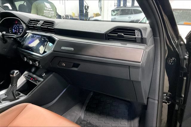 Certified 2023 Audi Q3 2.0T Premium w/ Convenience Package AWD/4WD image 16