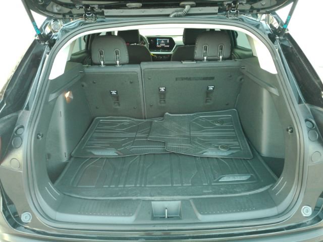 Used 2025 Chevrolet Trax LS w/ LS Convenience Package image 23