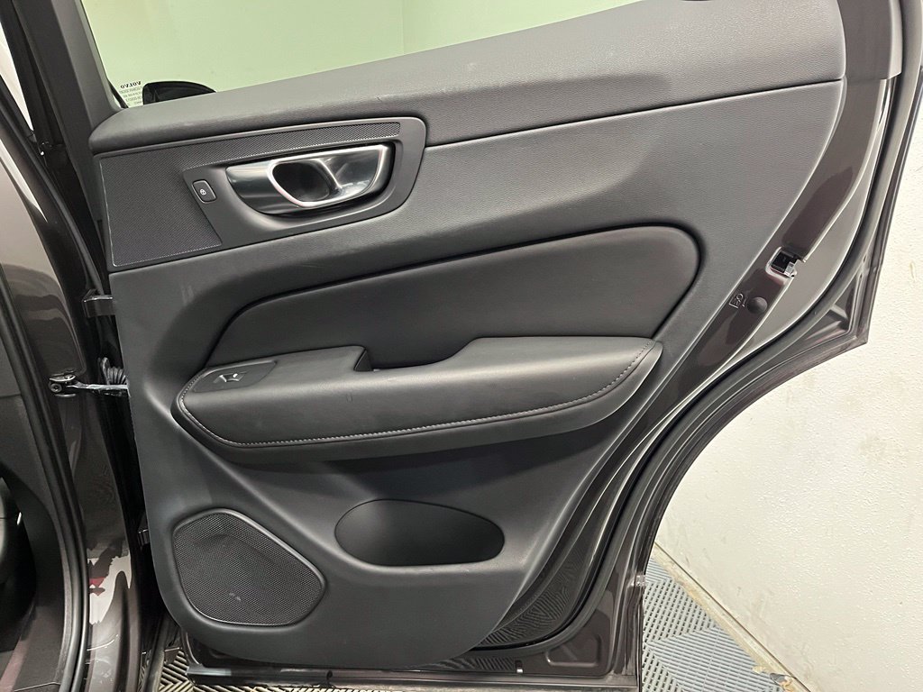 Used 2023 Volvo XC60 B5 Plus w/ Protection Package Premier AWD/4WD image 18