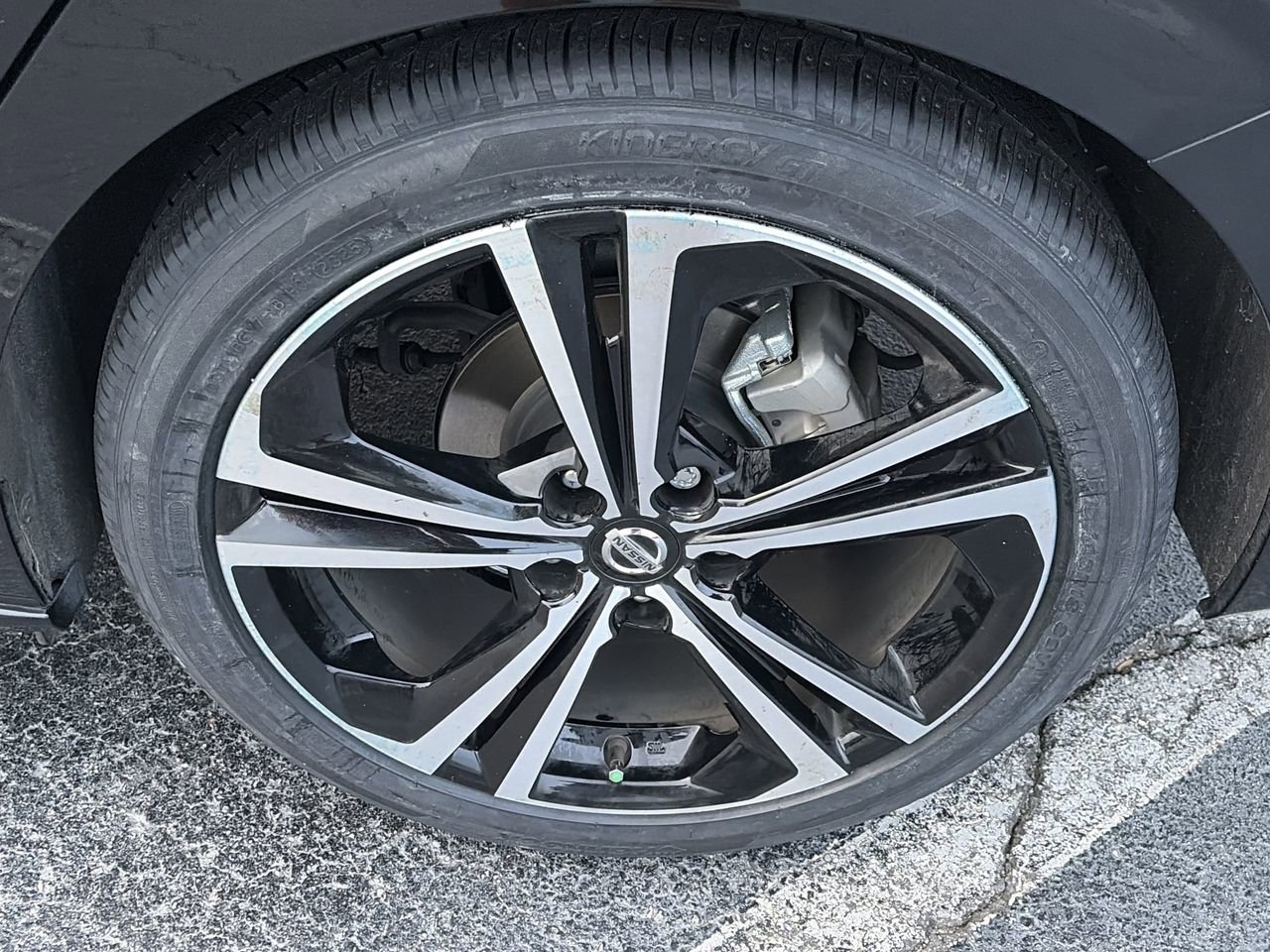 Certified 2023 Nissan Sentra SR w/ SR Premium Package image 9