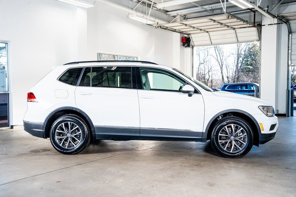 Used 2020 Volkswagen Tiguan SE w/ Panoramic Sunroof Package AWD/4WD image 5