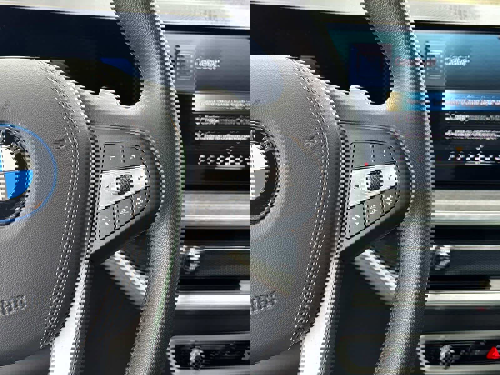 Used 2025 BMW X5 xDrive50e image 31