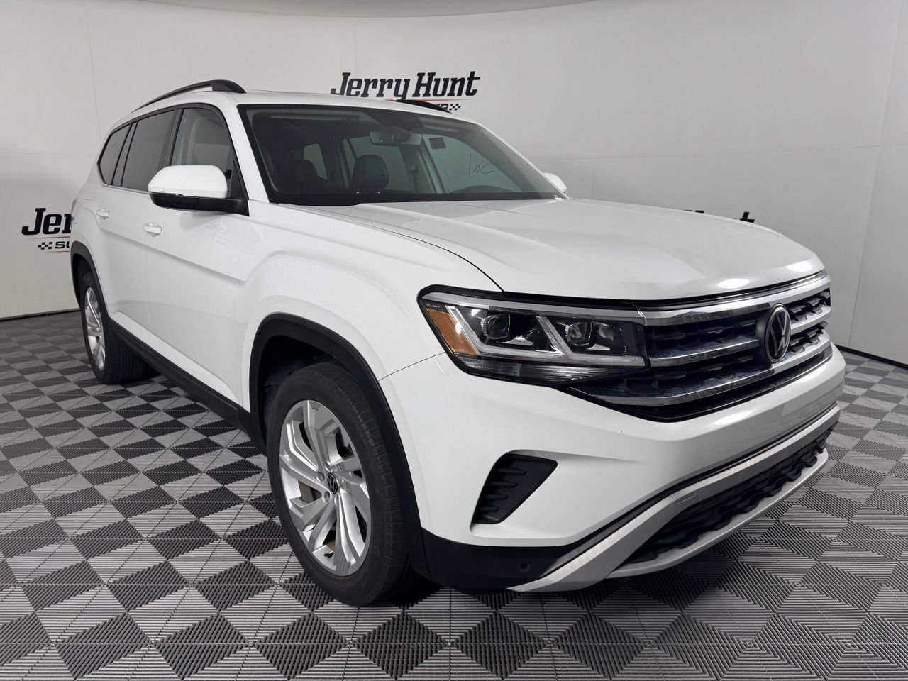 Used 2023 Volkswagen Atlas SE w/ Panoramic Sunroof Package FWD image 6