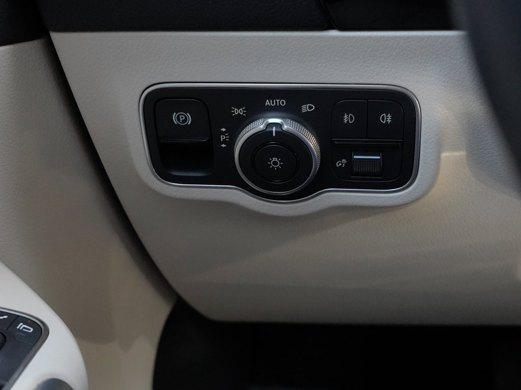 Used 2025 Mercedes-Benz GLA 250 image 21