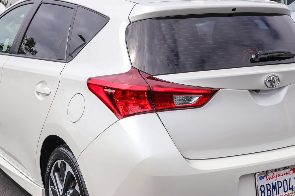 Used 2018 Toyota Corolla iM w/ All-Weather Mat Package FWD image 9