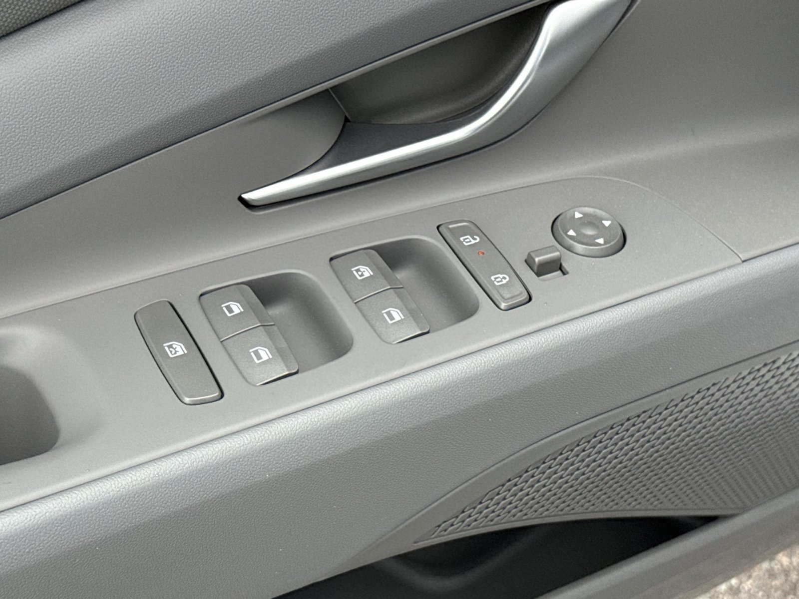 New 2026 Hyundai Elantra Sport FWD image 15